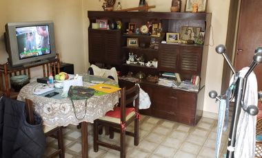 Tipo Casa 3 Amb. Al Frente - Buen Estado