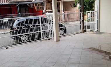 Disewakan Rumah Regensi Melati Mas Tangerang Selatan 4 kamar Tidur Murah