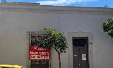 En Venta Residencia en El Centro Histórico de Querétaro, 6 Habitaciones, Jardín.