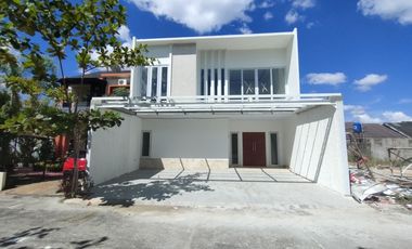 Rumah Mewah Lokasi Pinggir Jalan Srikandi - Delima