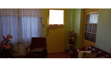 ALBARELLOS 1369, entre Japón y Del Colegio