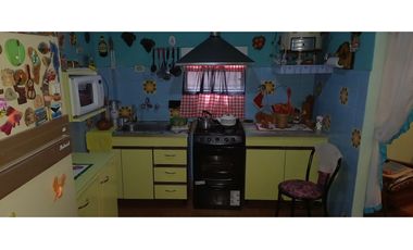 ALBARELLOS 1369, entre Japón y Del Colegio