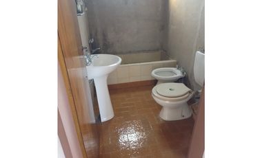 ALBARELLOS 1369, entre Japón y Del Colegio