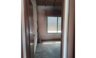 ALBARELLOS 1369, entre Japón y Del Colegio