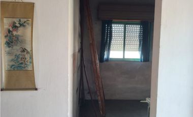 ALBARELLOS 1369, entre Japón y Del Colegio