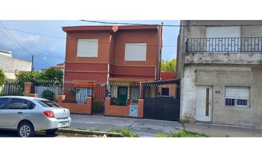 ALBARELLOS 1369, entre Japón y Del Colegio