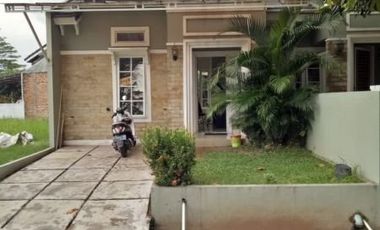 Rumah dijual di Kalimantan Timur, Balikpapan - Parkir mobil