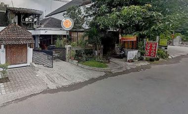 Kost dan rumah induk lokasi premium dekat Kampus UNY di Komplek Kolombo