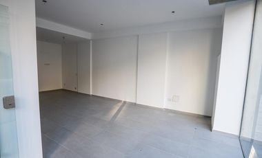 EN VENTA - LOCAL COMERCIAL A ESTRENAR - CENTRO