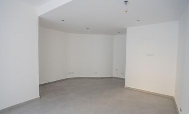 EN VENTA - LOCAL COMERCIAL A ESTRENAR - CENTRO