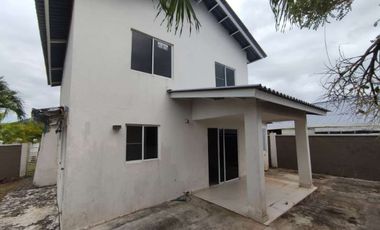 Venta de casa en Playa Dorada (Vista Alegre), Las Olas, Arraiján GTA