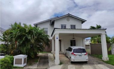 Venta de casa en Playa Dorada (Vista Alegre), Las Olas, Arraiján GTA