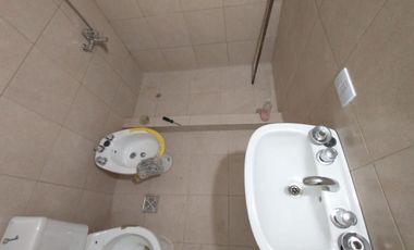 EXCELENTE PH PLANTA ALTA A ESTRENAR CON ENTREPISO, HABITACIÓN, COCINA COMEDOR Y BAÑO COMPLETO CON DUCHA.