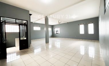 Dijual Rumah Untuk Usaha Konveksi Atau Gudang Di Caringin