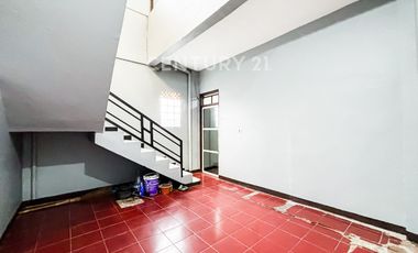 Dijual Rumah Untuk Usaha Konveksi Atau Gudang Di Caringin