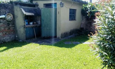 Casa Lomas de Alberdi, Dos Dormitorios.