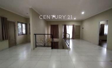 Rumah Villa Di Villa Istana Bunga Parongpong Lembang Bandung