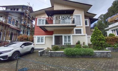 Rumah Villa Di Villa Istana Bunga Parongpong Lembang Bandung