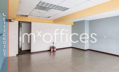 Amplia oficina acondicionada en renta de 1,100m2 en edificio zona Valle Ote