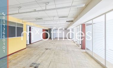 Amplia oficina acondicionada en renta de 1,100m2 en edificio zona Valle Ote