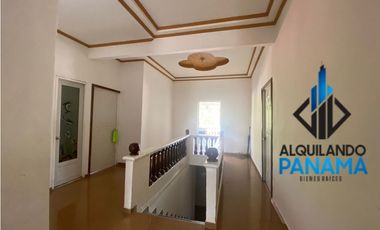 Se Vende Casa 350 Mts en Via Tocumen USD250,000
