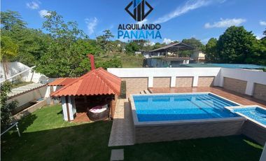 Se Vende Casa 350 Mts en Via Tocumen USD250,000