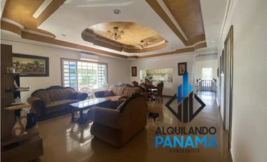 Se Vende Casa 350 Mts en Via Tocumen USD250,000