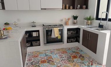 CASA EN VENTA EN ZIRÁNDARO SAN MIGUEL DE ALLENDE