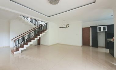 Rumah Mewah Dengan Swimming Pool Di Sektor 8 - GB 4659 BR