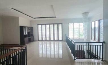 Rumah Mewah Dengan Swimming Pool Di Sektor 8 - GB 4659 BR