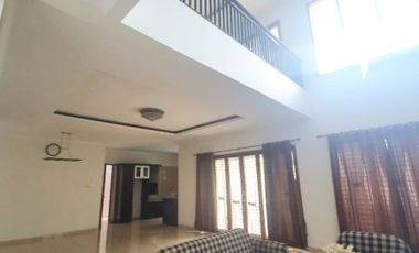 Rumah Mewah Dengan Swimming Pool Di Sektor 8 - GB 4659 BR