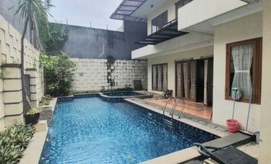 Rumah Mewah Dengan Swimming Pool Di Sektor 8 - GB 4659 BR