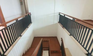 Rumah Mewah Dengan Swimming Pool Di Sektor 8 - GB 4659 BR