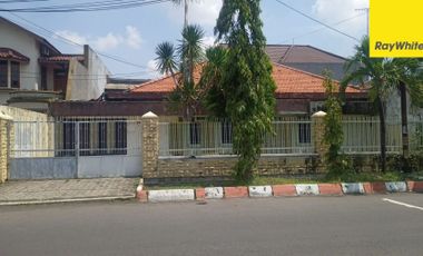 Dijual Rumah SHM di Jalan Gayungsari, Surabaya