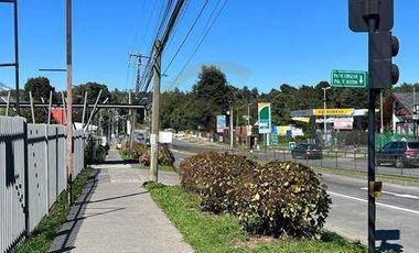 Propiedad uso comercial frente a supermercado