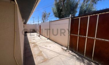 SE ARRIENDA GRANDE Y AMPLIA CASA EN SECTOR RESIDENCIAL VILLA EXÓTICA