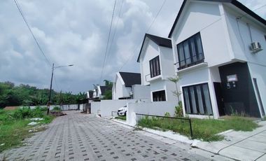 Rumah Area Selatan Jl. Wonosari, 2 Lantai Full Furniture
