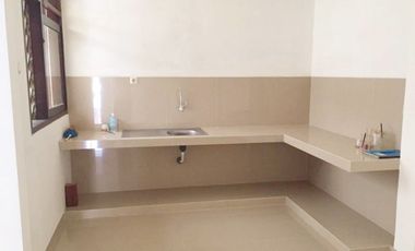 Di Sewakan Rumah 4 Kamar Lokasi Strategis di Jl. Sumber Asih Bandung