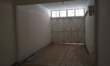 Di Sewakan Rumah 4 Kamar Lokasi Strategis di Jl. Sumber Asih Bandung