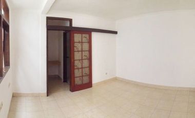 Di Sewakan Rumah 4 Kamar Lokasi Strategis di Jl. Sumber Asih Bandung