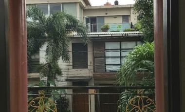 Rumah Mewah Strategis Hoek 2 Lt ada pool Cipete Kebayoran Baru Jakarta