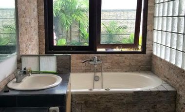 Rumah Mewah Strategis Hoek 2 Lt ada pool Cipete Kebayoran Baru Jakarta