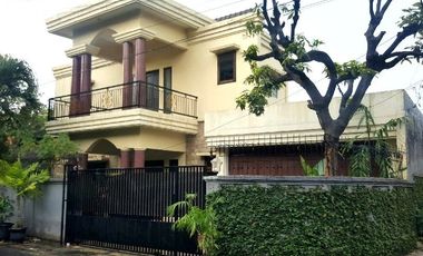 Rumah Mewah Strategis Hoek 2 Lt ada pool Cipete Kebayoran Baru Jakarta