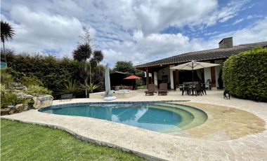Finca en venta con piscina en Llanogrande, V. Vilachuaga