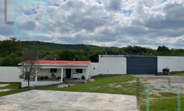 QUINTA EN VENTA COLONIA LOMAS DEL RIO ZONA MONTEMORELOS