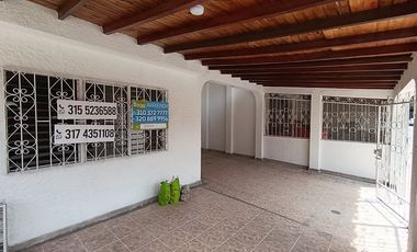 casa en arriendo en el poblado. Cod A123111
