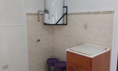 Casa en  Marques de Sobremonte 3 dormitorios, 1 baño, cochera, impecable