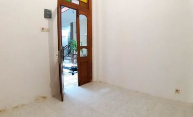 KOST EKSKLUSIF DI SETURAN DEKAT KAMPUS UPN DAN STIE YKPN