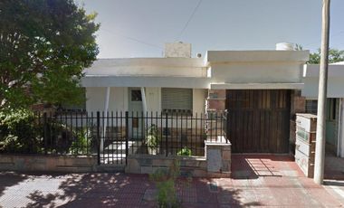 Casa en  barrio Villa Argentina