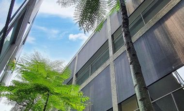 DIJUAL RUMAH MODERN KONTEMPORER at Jl KEMANG JAYA, JAKSEL